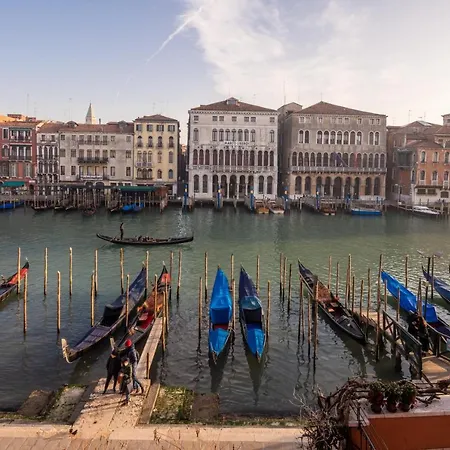 Appartement Design With Balcony On The Grand Canal R&r *